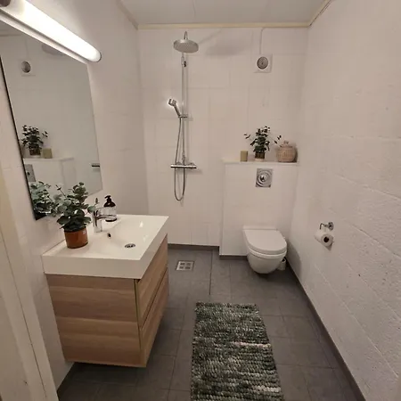 2 Hybel-leilighet, Close To Homestay *