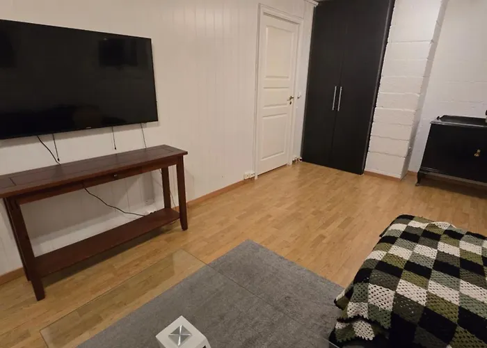 בית אירוח 2 Hybel-leilighet, Close To