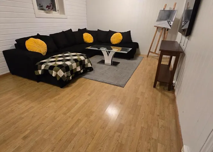 בית אירוח 2 Hybel-leilighet, Close To