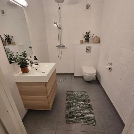 2 Hybel-leilighet, Close To *